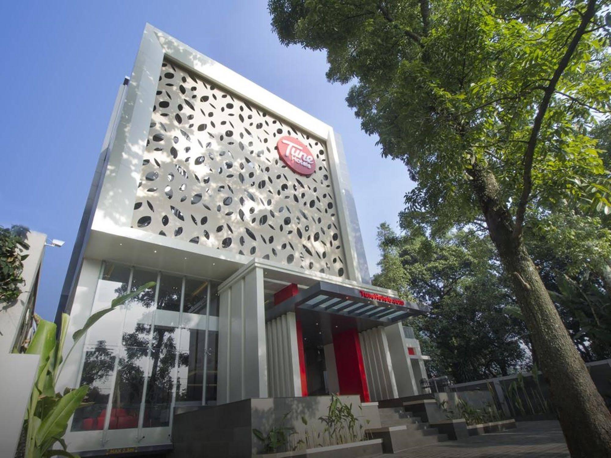 Kalya Hotel Bandung Dago Exterior photo